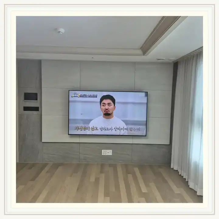 송도더샵파크애비뉴 무타공 벽걸이TV 설치 상담용 브라켓 참고 사진